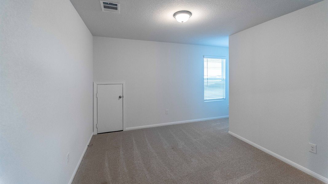 Spacious, unfurnished interior of a new home in Sunset Oaks, Maxwell (Image 25).