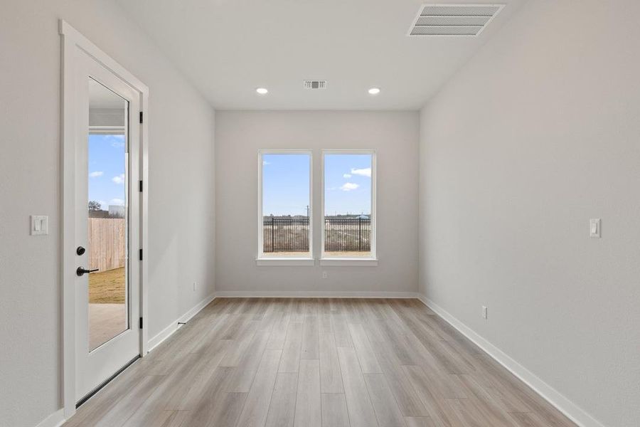 Spacious, unfurnished interior of a new home in Lagos Reserve, Manor (Image 24).