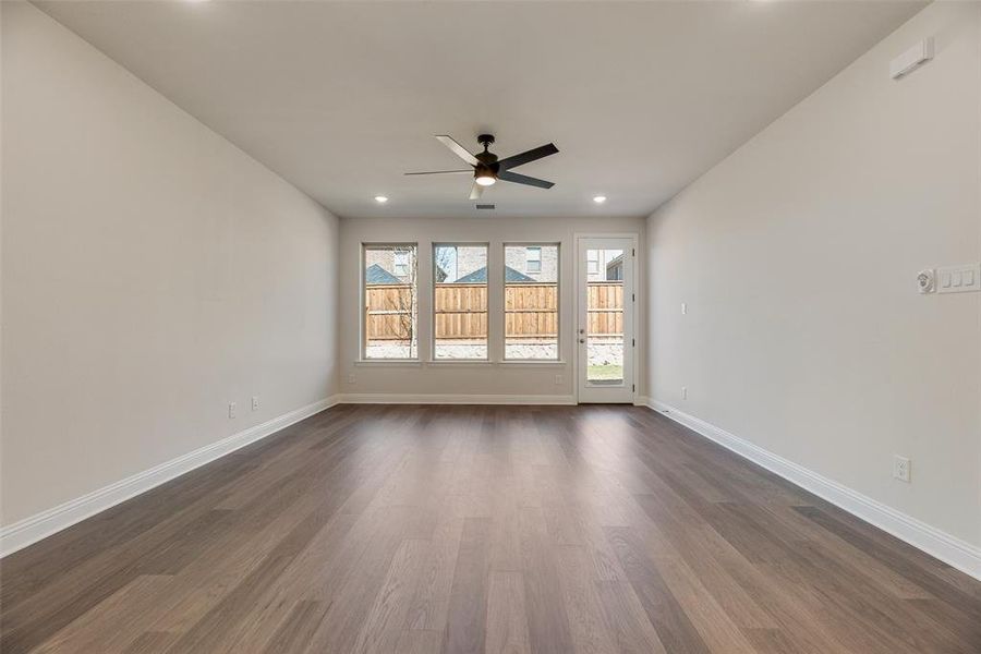 Spacious, unfurnished interior of a new home in Spiritas Ranch, Little Elm (Image 17).