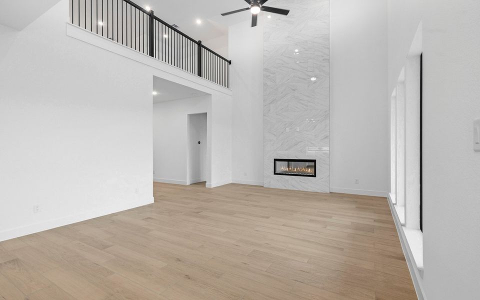 Spacious, unfurnished interior of a new home in Elyson, Katy (Image 11).