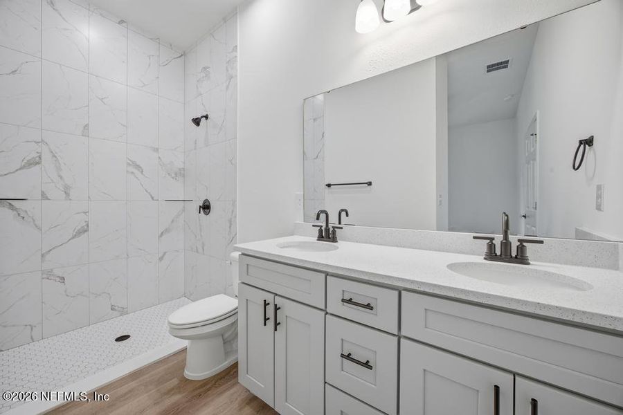 Furnished interior view inside a new home in , Jacksonville (Image 7).