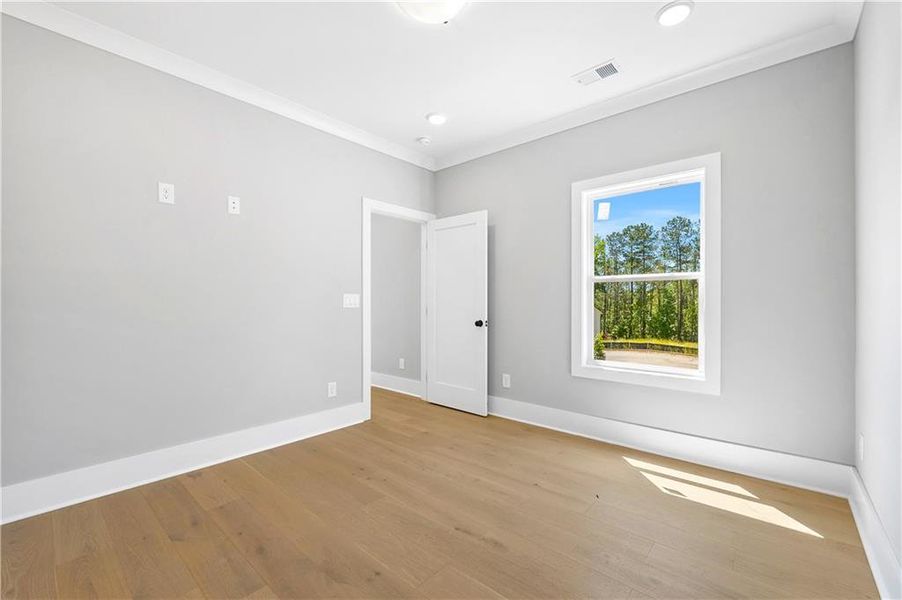 Spacious, unfurnished interior of a new home in , Brookhaven (Image 23).