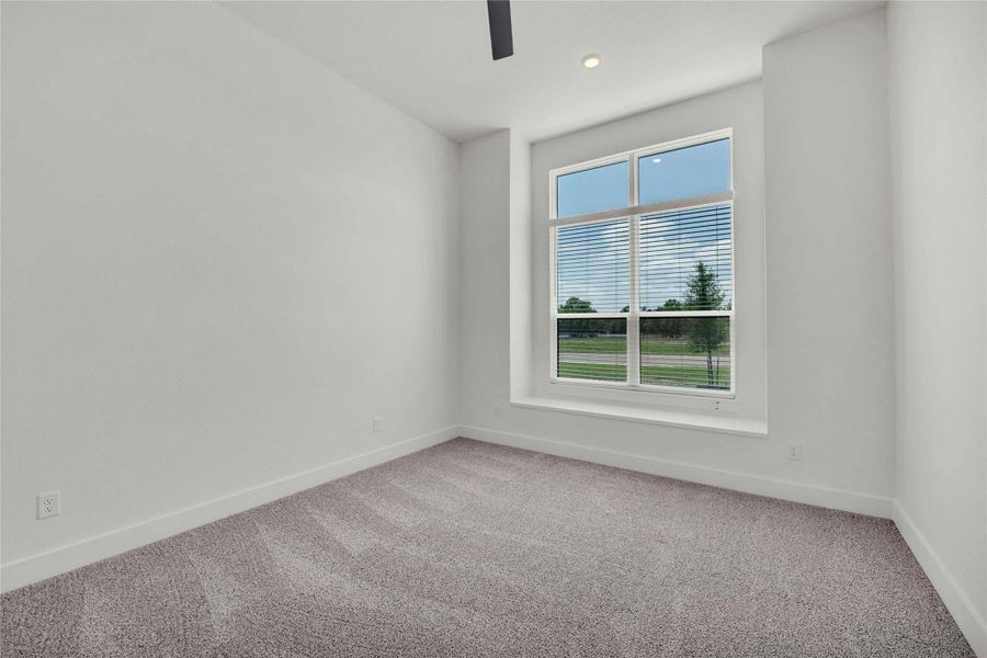 Spacious, unfurnished interior of a new home in Daniels Mountain, Georgetown (Image 24).