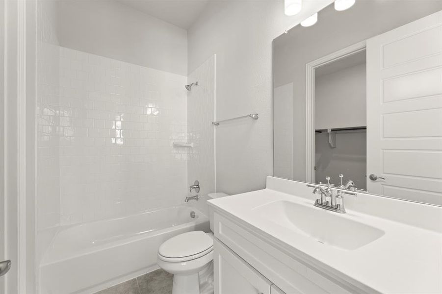 08. 3208 Patterson - 2ND Bath