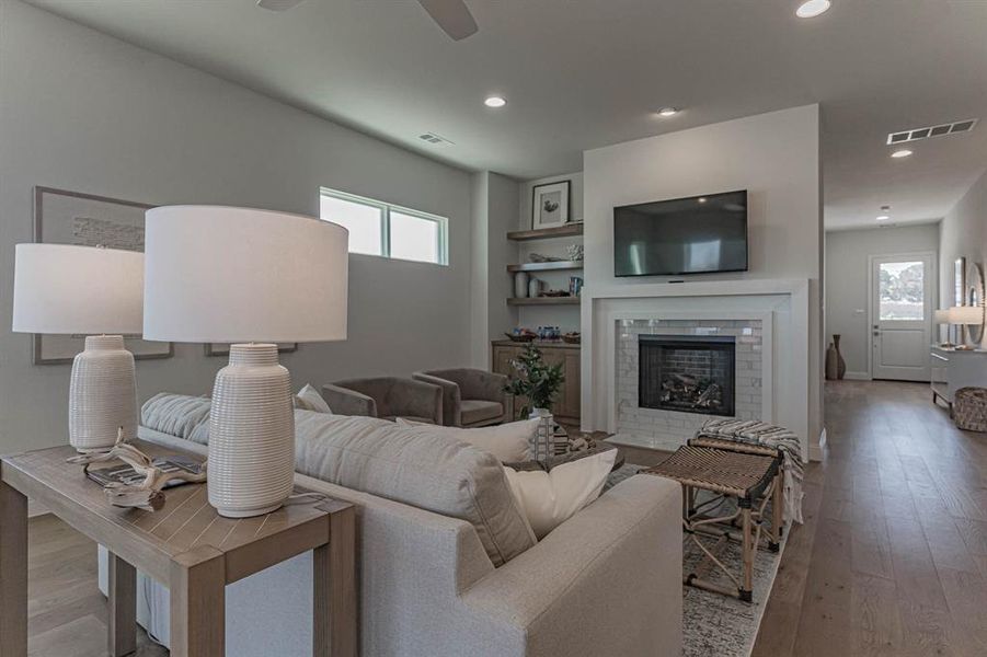 Furnished interior view inside a new home in The Lakes at Parks of Aledo, Aledo (Image 11). Furnished interior view inside a new home in The Lakes at Parks of Aledo, Aledo (Image 11).