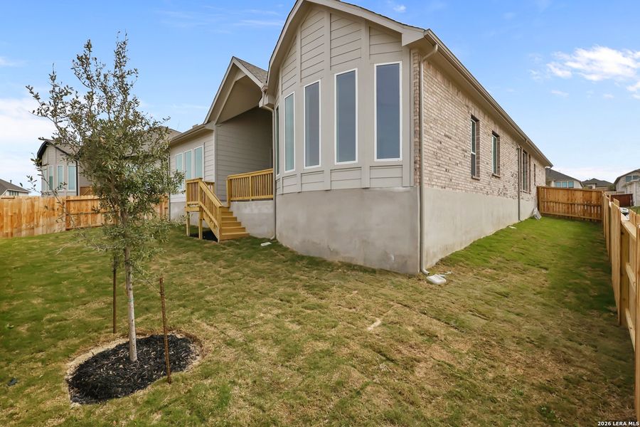 Exterior details and patio area of a home in Homestead, Schertz (Image 4).