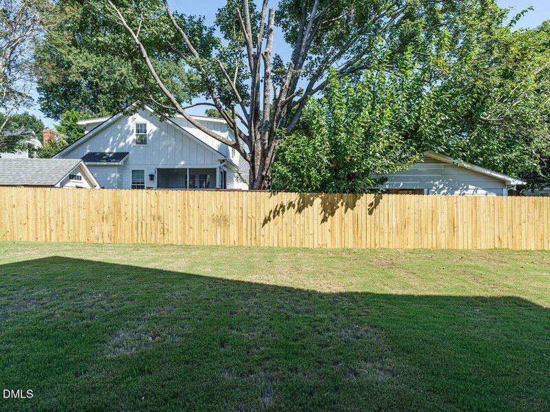 043-1280x960-photo 043-1280x960-photo