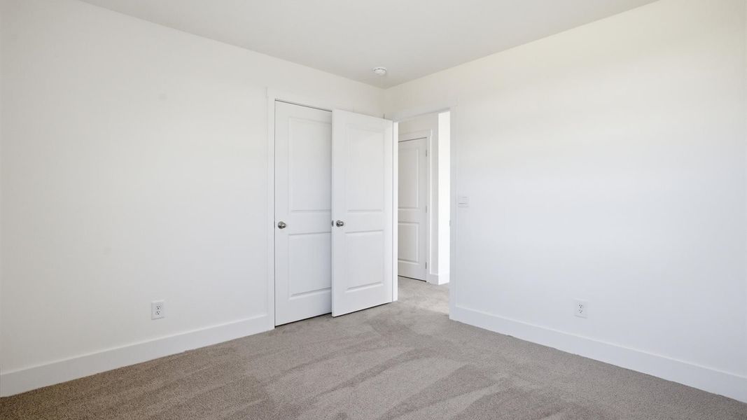 Spacious, unfurnished interior of a new home in Millstone Village, Morristown (Image 36).