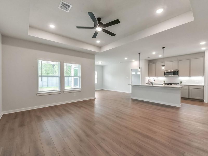 Spacious, unfurnished interior of a new home in Sundance Cove, Crosby (Image 34).