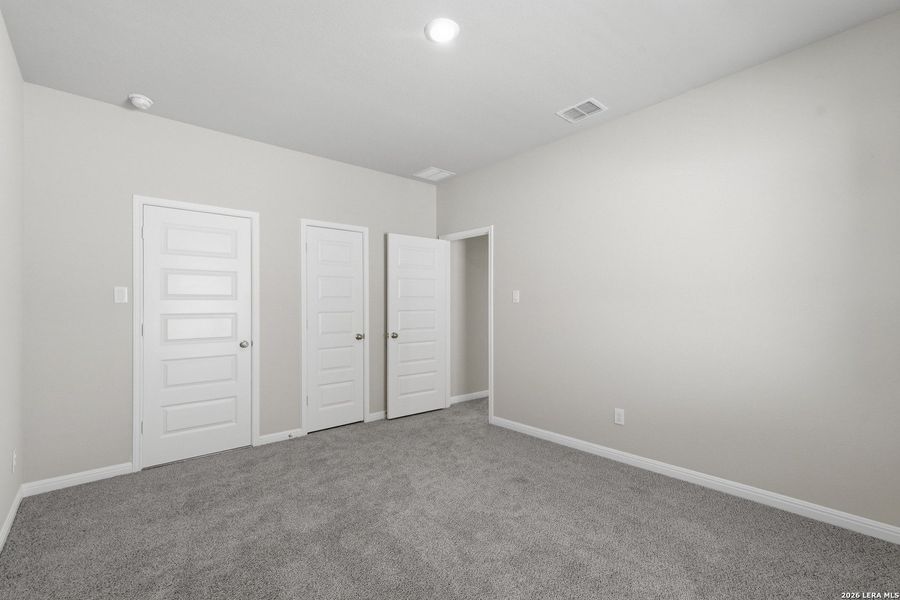 Spacious, unfurnished interior of a new home in Cinco Lakes, San Antonio (Image 19).