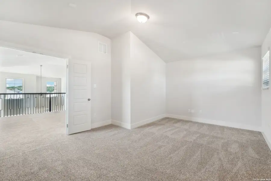 Spacious, unfurnished interior of a new home in , San Antonio (Image 25).