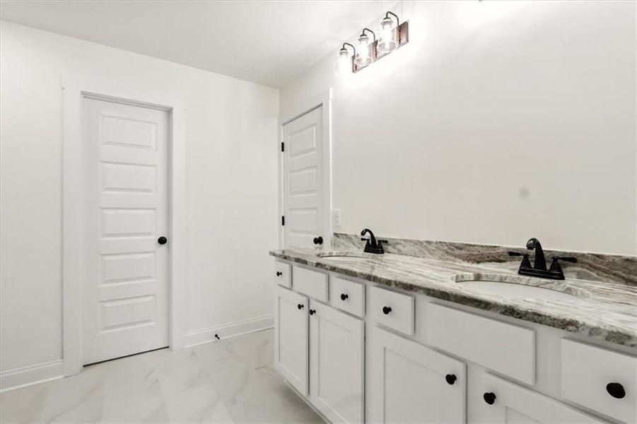 Furnished interior view inside a new home in , Hartwell (Image 6).