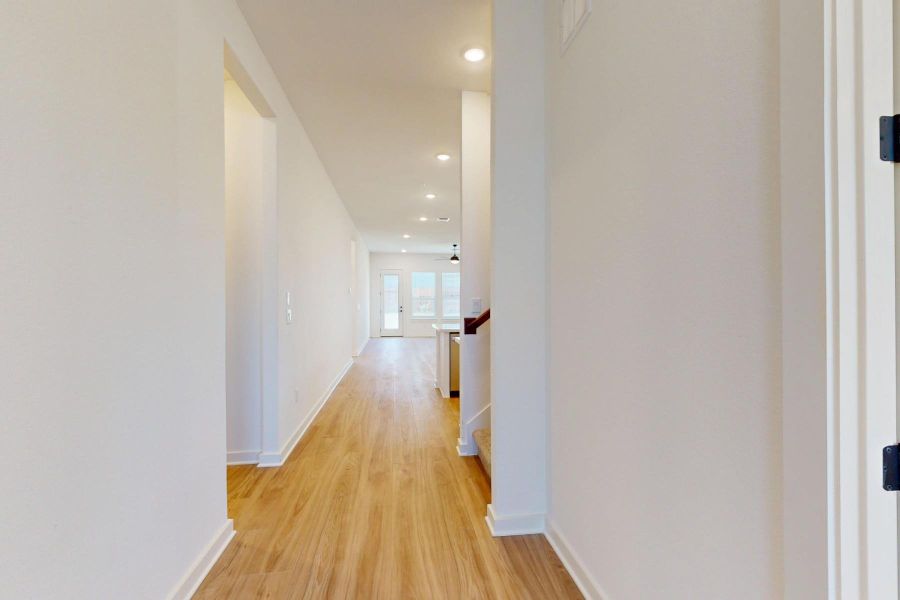 Spacious, unfurnished interior of a new home in Edgewood, Leander (Image 29).