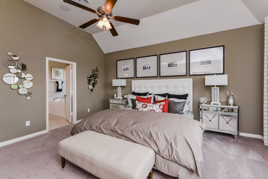 Furnished interior view inside a new home in Edgewater, Bryan (Image 11).