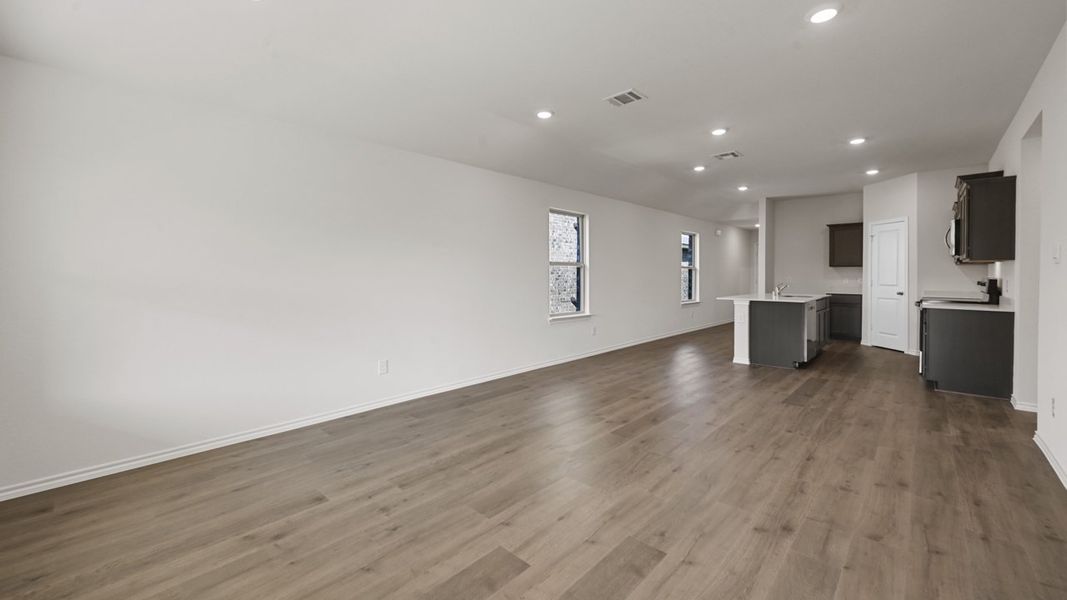 Spacious, unfurnished interior of a new home in Wildcat Ranch, Crandall (Image 24).