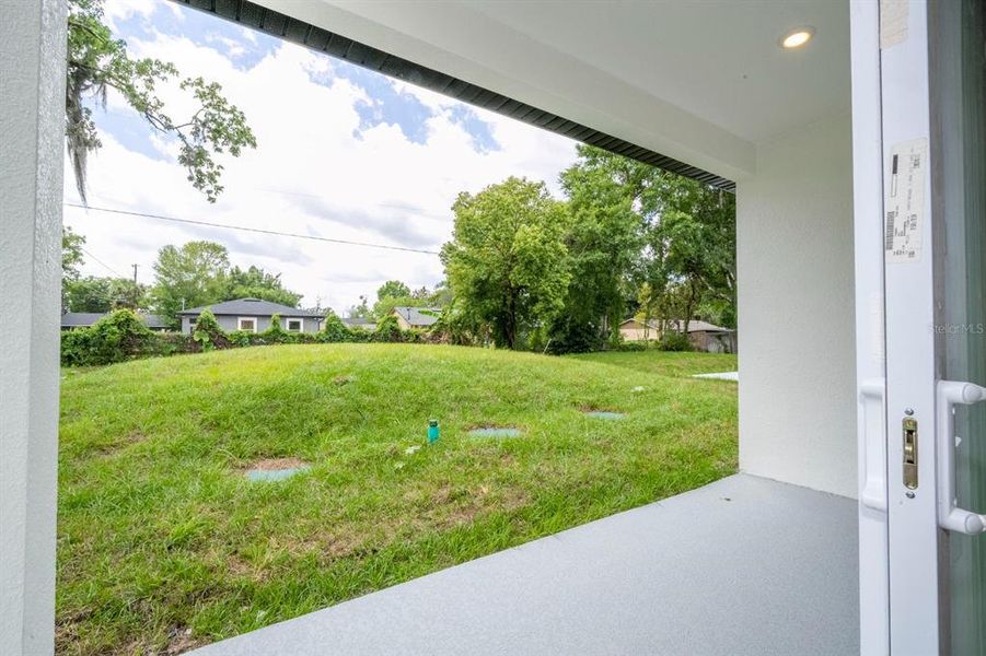 Exterior details and patio area of a home in , Orlando (Image 3).