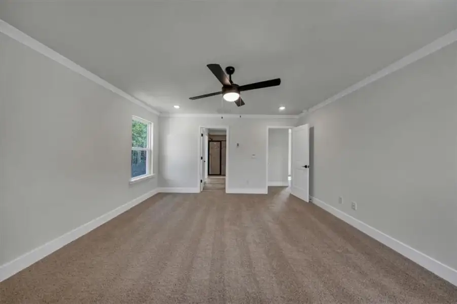 Spacious, unfurnished interior of a new home in Canterbury Villas, Carrollton (Image 27).