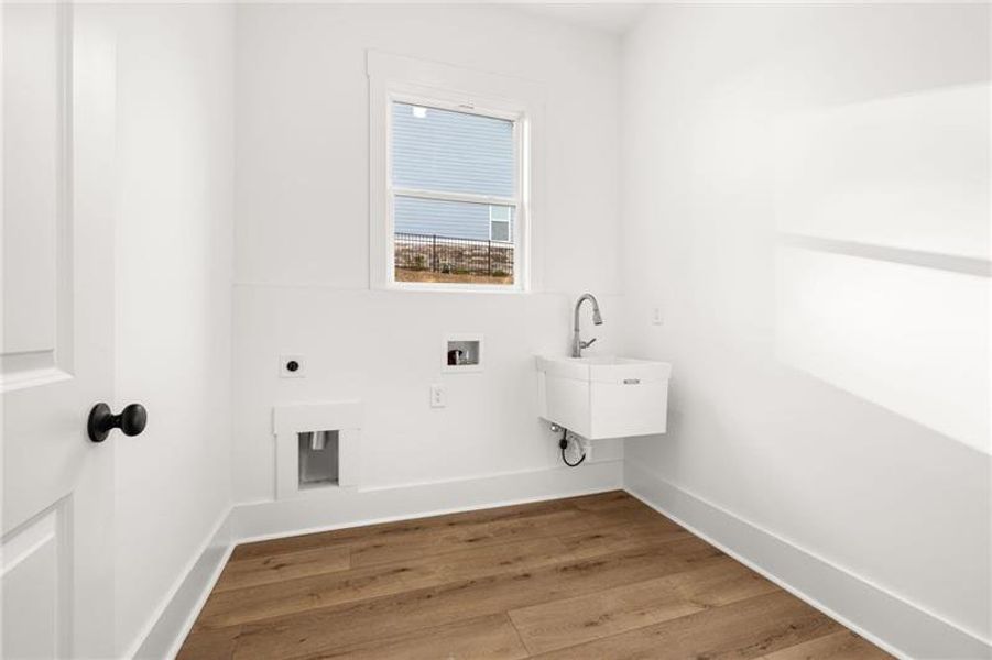 Image 83 of a home in .