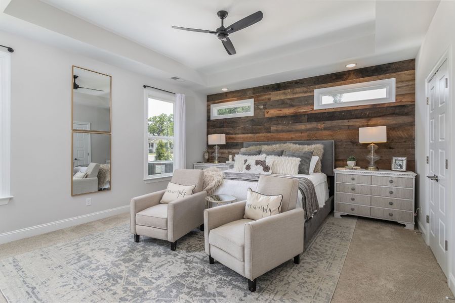 Similarly Built OxfordSimilarly Built Oxford:Soaking tub included