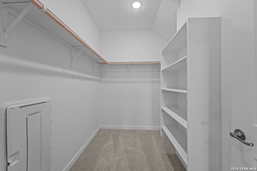 Spacious, unfurnished interior of a new home in Vida, San Antonio (Image 19).