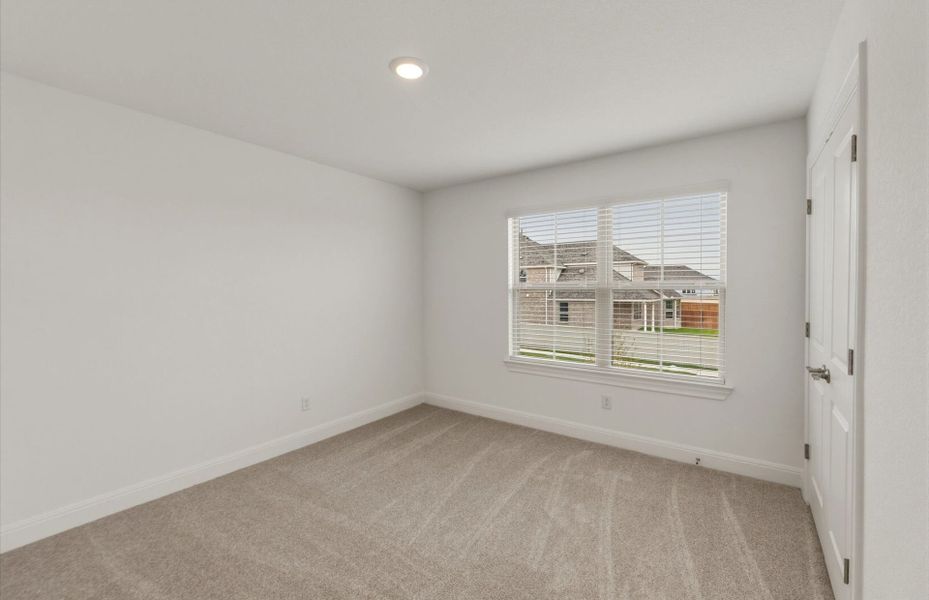 Spacious, unfurnished interior of a new home in Saddleback at Santa Rita Ranch, Liberty Hill (Image 39).