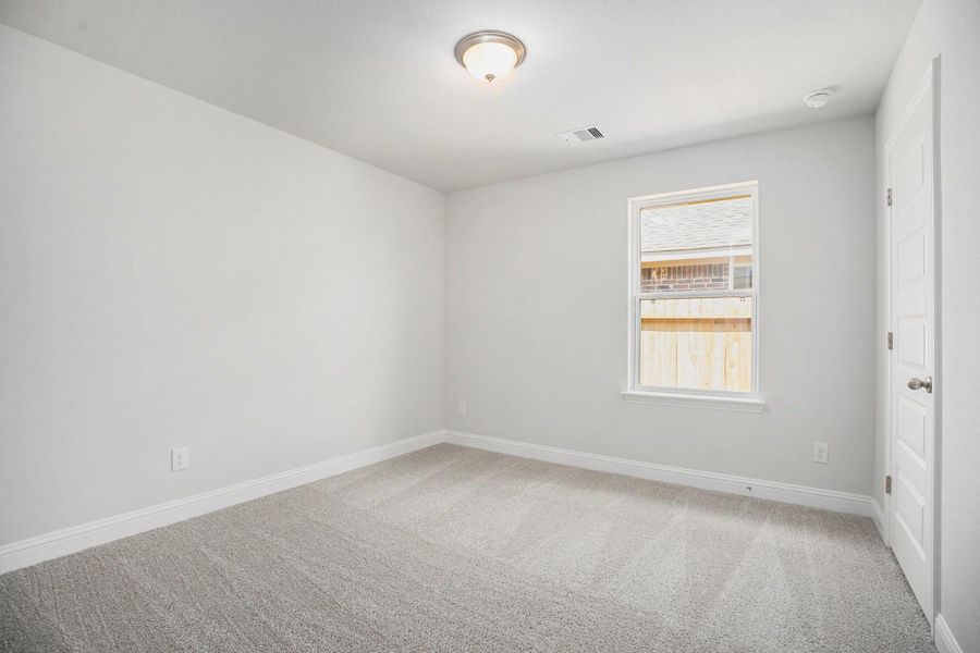 Spacious, unfurnished interior of a new home in Kiber Reserve, Angleton (Image 4).