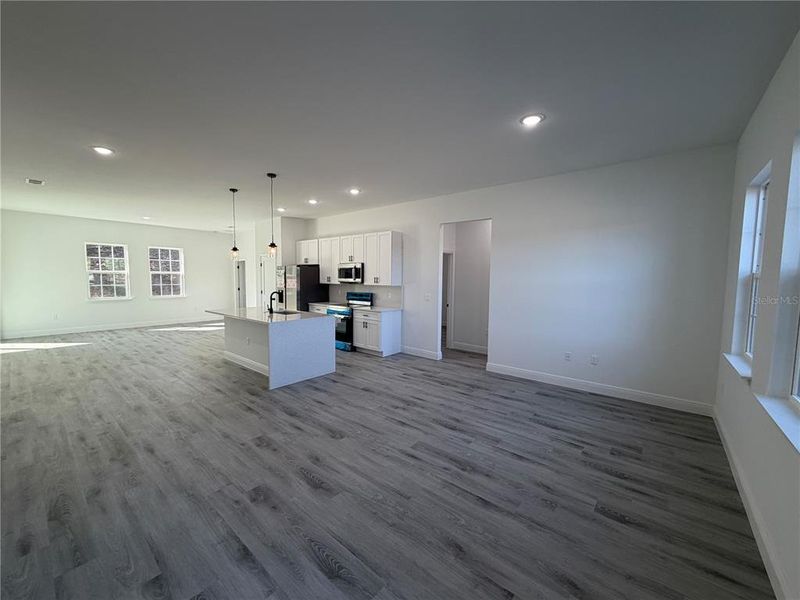 Spacious, unfurnished interior of a new home in , Ocala (Image 13).