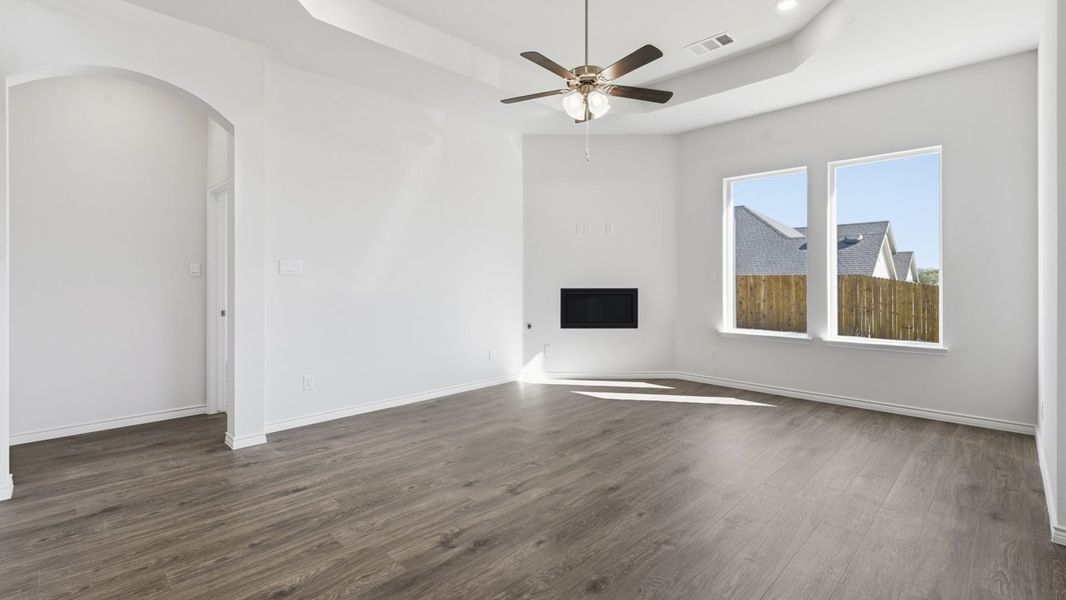Representative unfurnished interior of a home built from the Ivery by D.R. Horton in Morning Ridge, Princeton (Image 8).