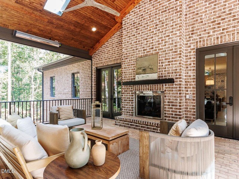 049-1280x960-porch 049-1280x960-porch