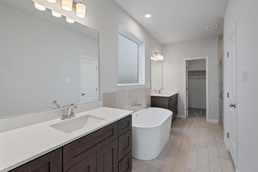 Furnished interior view inside a new home in Morningstar, Georgetown (Image 16).