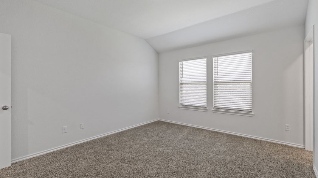 Spacious, unfurnished interior of a new home in Stonewyck Farms, Ennis (Image 17).