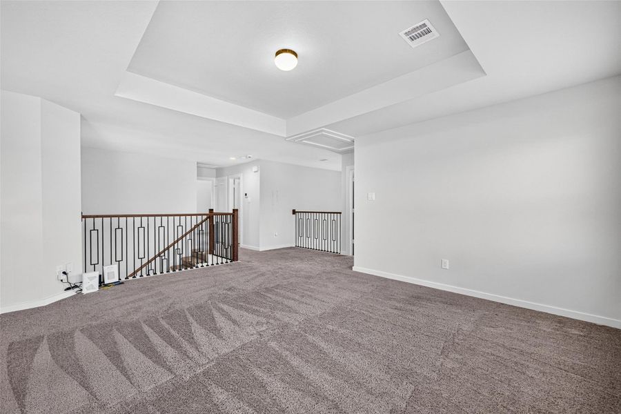 Spacious, unfurnished interior of a new home in , Mont Belvieu (Image 25).