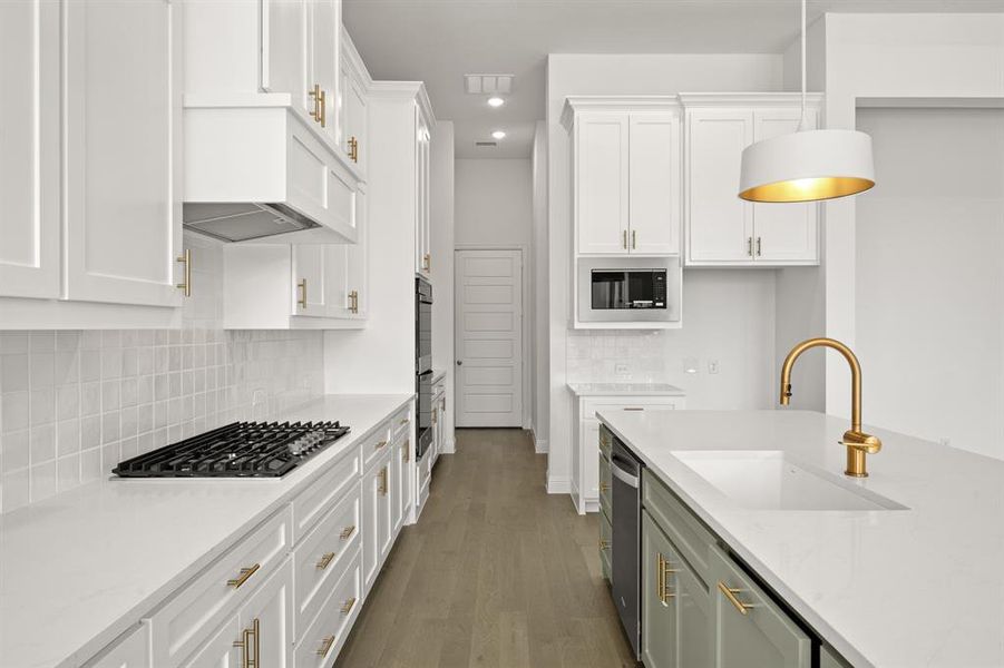 Furnished interior view inside a new home in Rockwood 90', Mansfield (Image 10).