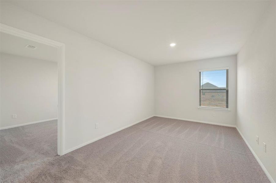 Spacious, unfurnished interior of a new home in The Preserve, Justin (Image 18).