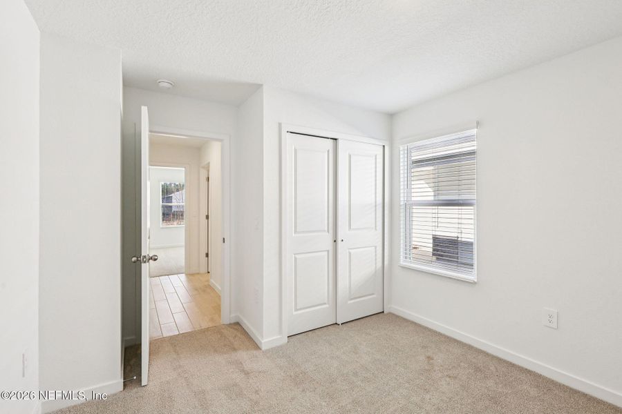 Spacious, unfurnished interior of a new home in Kings Preserve, Jacksonville (Image 24).