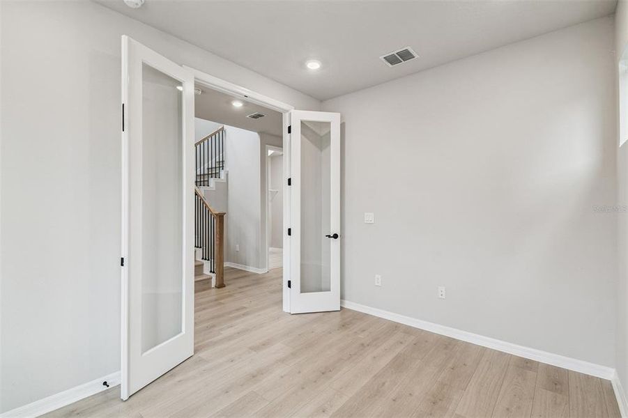Spacious, unfurnished interior of a new home in Weslyn Park in Sunbridge 34', St. Cloud (Image 36).