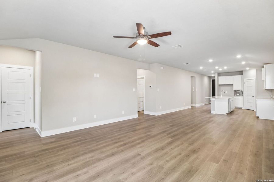 Spacious, unfurnished interior of a new home in Lark Canyon, New Braunfels (Image 21).