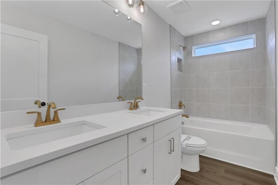 Furnished interior view inside a new home in Twin Lakes, Hoschton (Image 4).