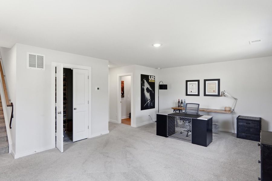 Furnished interior view inside a new home in , Hanahan (Image 17).