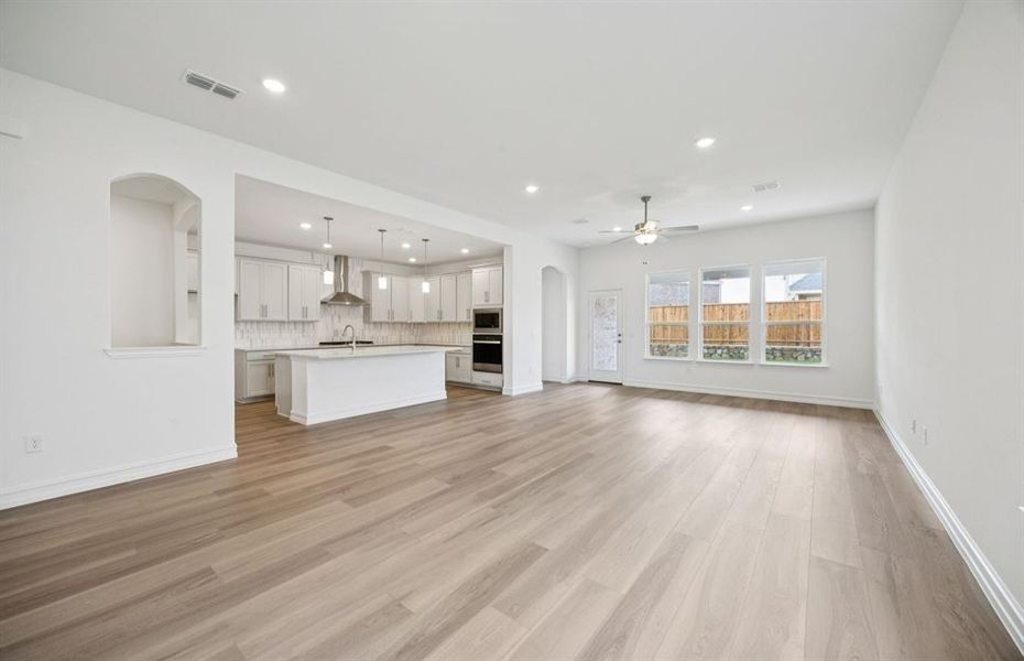 Spacious living areas Spacious living areas