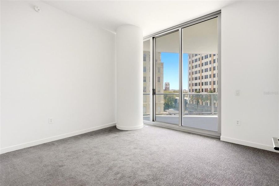 Spacious, unfurnished interior of a new home in , St. Petersburg (Image 39). Spacious, unfurnished interior of a new home in , St. Petersburg (Image 39).
