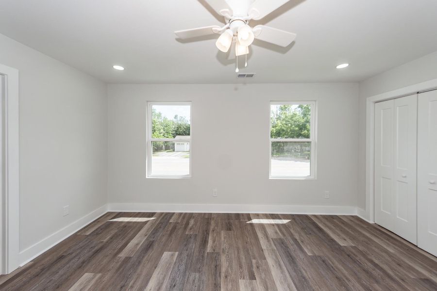 Spacious, unfurnished interior of a new home in , Hanahan (Image 18).
