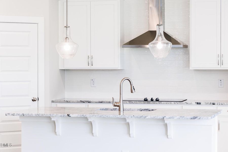 RDU_BeverlyPlace_Lot135_Redwood_QMI (5).