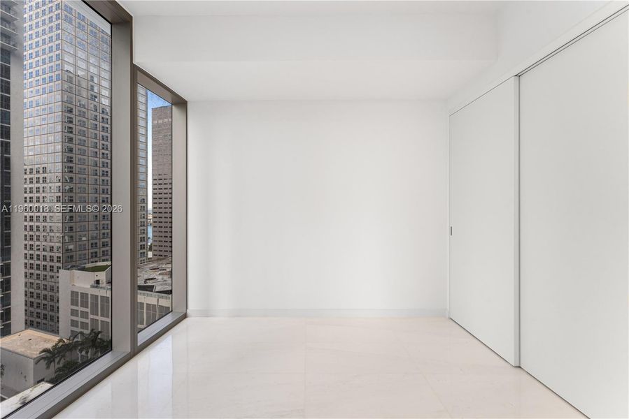 Spacious, unfurnished interior of a new home in , Miami (Image 23).