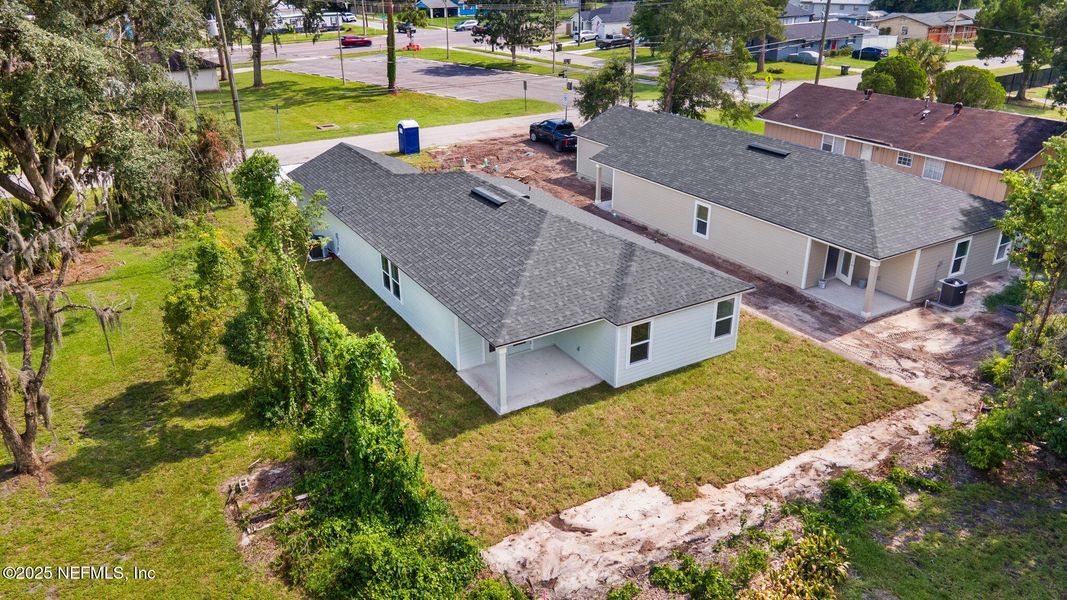 Exterior details and patio area of a home in , Green Cove Springs (Image 32).
