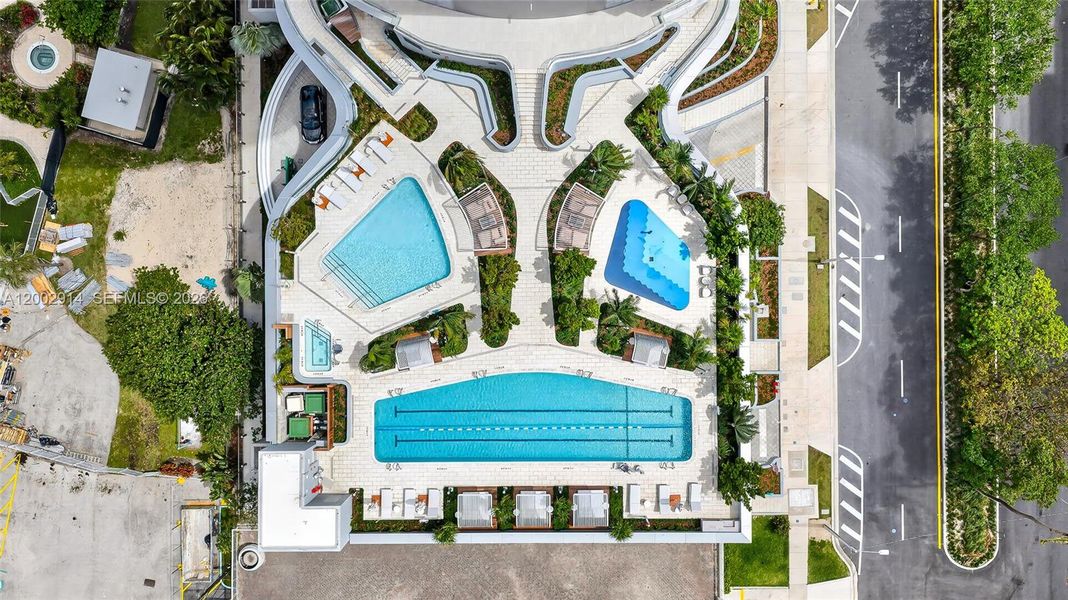 Community amenities in , Miami (Image 53).