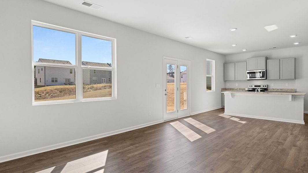Representative unfurnished interior of a home built from the Belhaven by D.R. Horton in Oaks at Cedar Grove, Fairburn (Image 16).