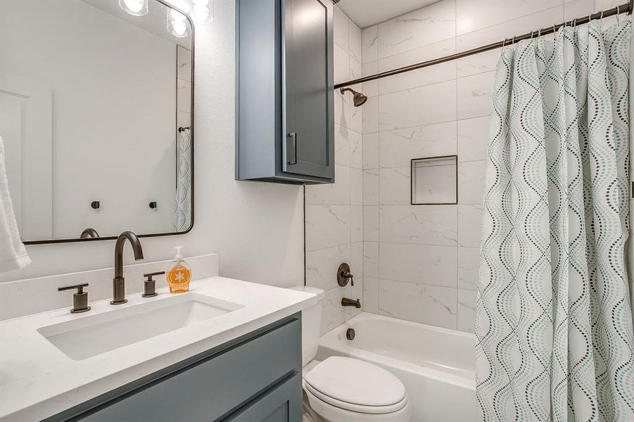 Furnished interior view inside a new home in , Granbury (Image 33).