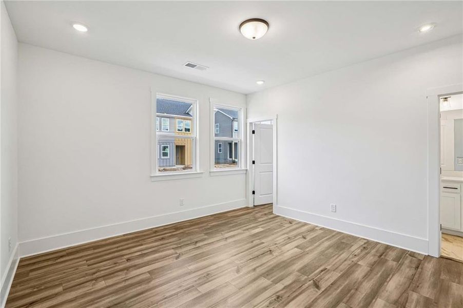 Spacious, unfurnished interior of a new home in Park Vue, Atlanta (Image 29).