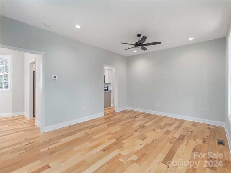 Spacious, unfurnished interior of a new home in , Asheville (Image 21).